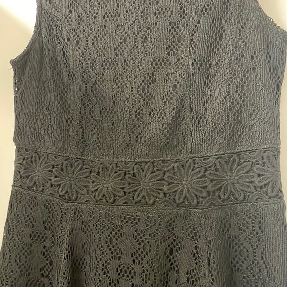 Black Lace Detail Dress - Picture 2 of 4